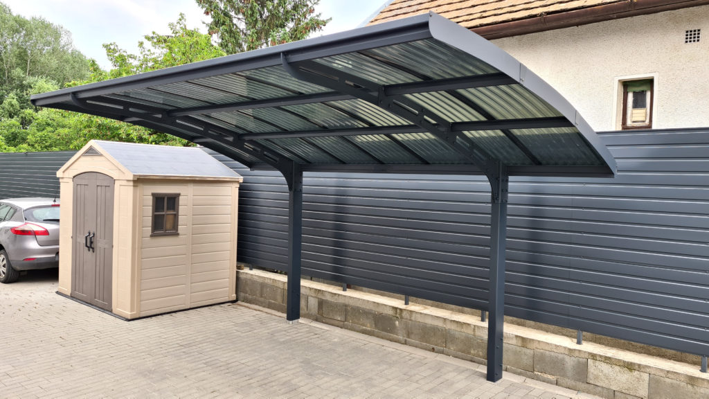 kocsibeálló íves tetővel